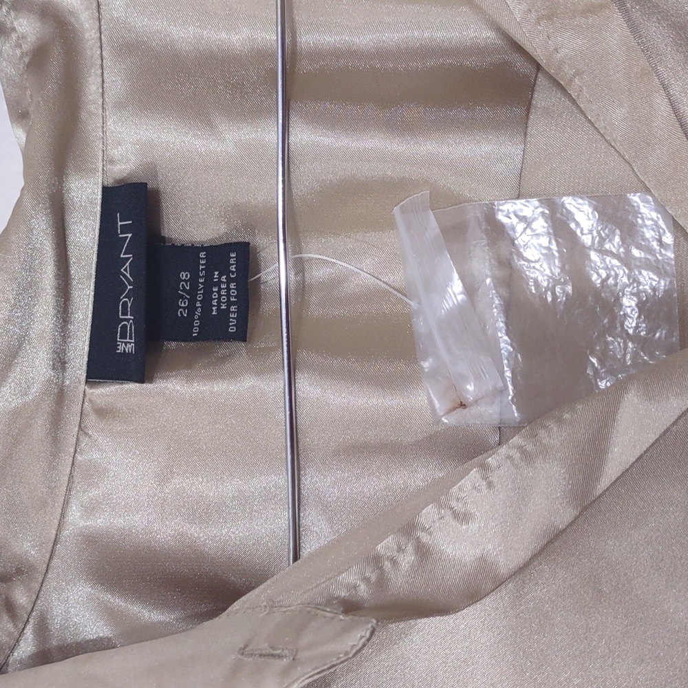USED LANE BRYANT LONG SLEEVE GREEN BUTTON DOWN SHIRT SIZE 26/28 100% POLYESTER - Picture 2 of 12